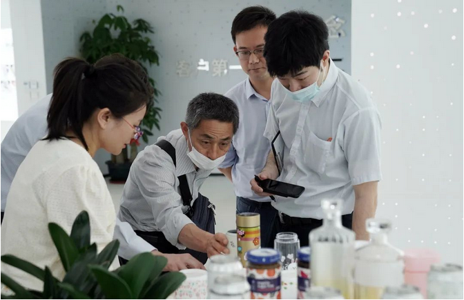 爱普生代表团莅临金莎9001zz以诚为本总部参观交流