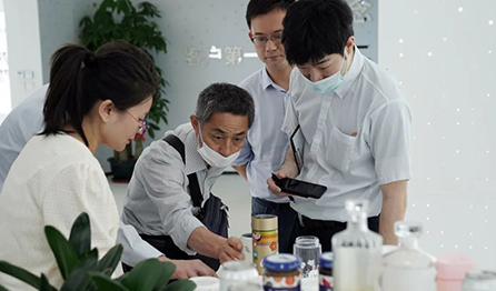 爱普生代表团莅临金莎9001zz以诚为本总部参观交流